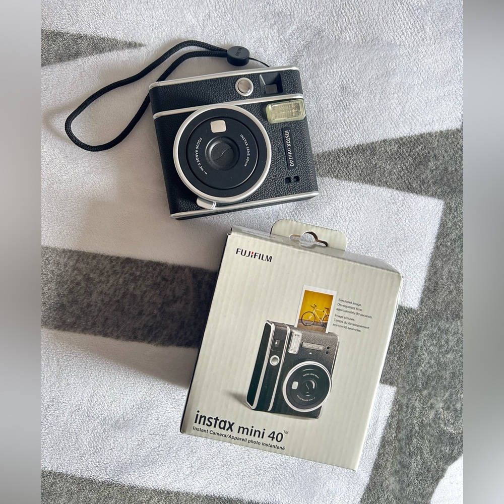Fujifilm Instax Mini 40 Instant Camera - Classic Black